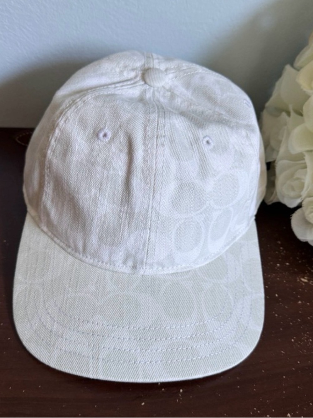 NWT! COACH Ivory Signature Monogram Baseball Cap with “C’s” All Over it. Unisex - Picture 2 of 3